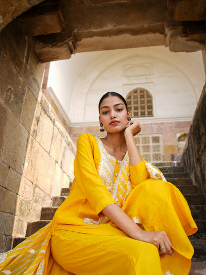 Yellow French knot suit set with beautiful threadwork